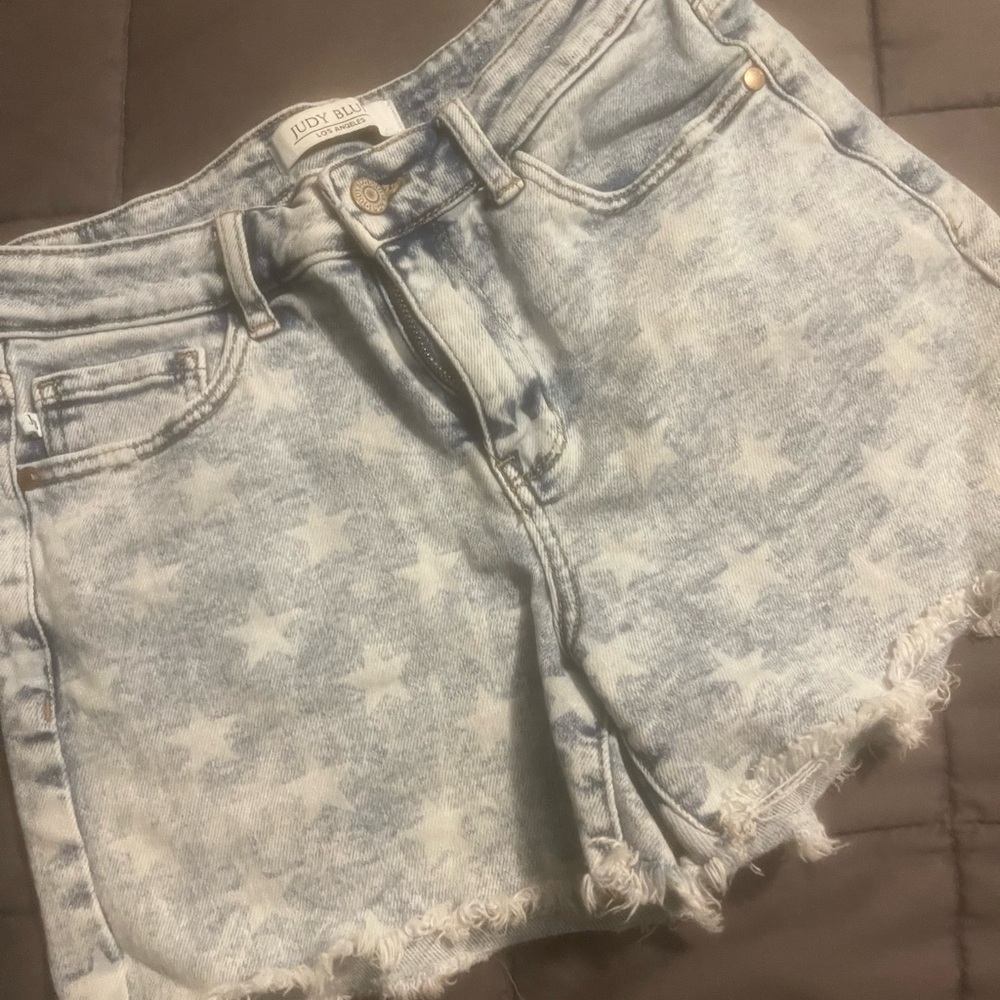 Judy Blue Women's Star Print Denim Shorts - Light Blue